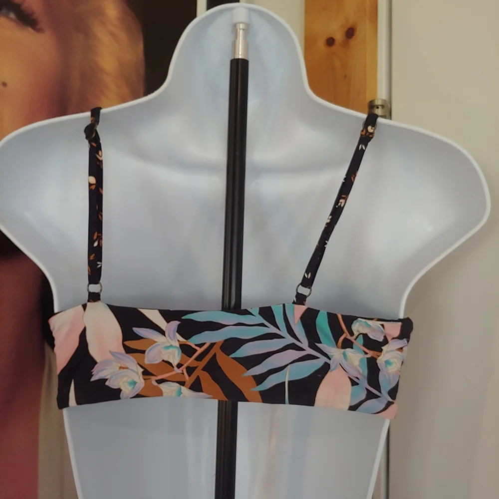 Billabong Standard Tropic Mini Crop Bikini Top, Women's Size XS, Reversible